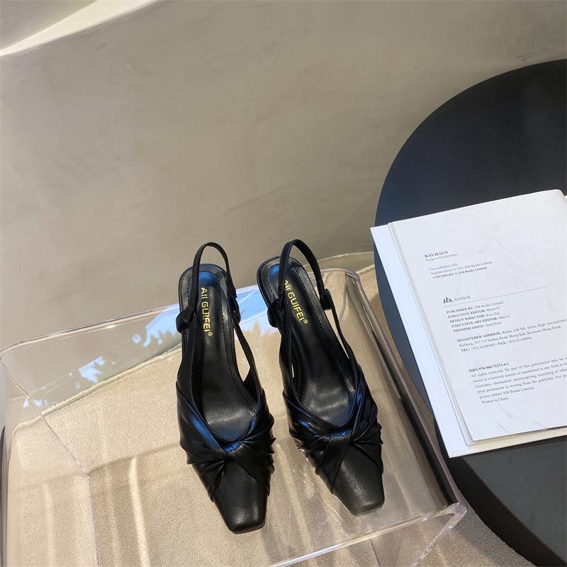 Дизайн Сандалии Женские 2024 Новые Ретро Каблуки Женская Обувь Пряжка с Острым Носком Мелкий Вырез Два Варианта Носки Sandalias De Tacon