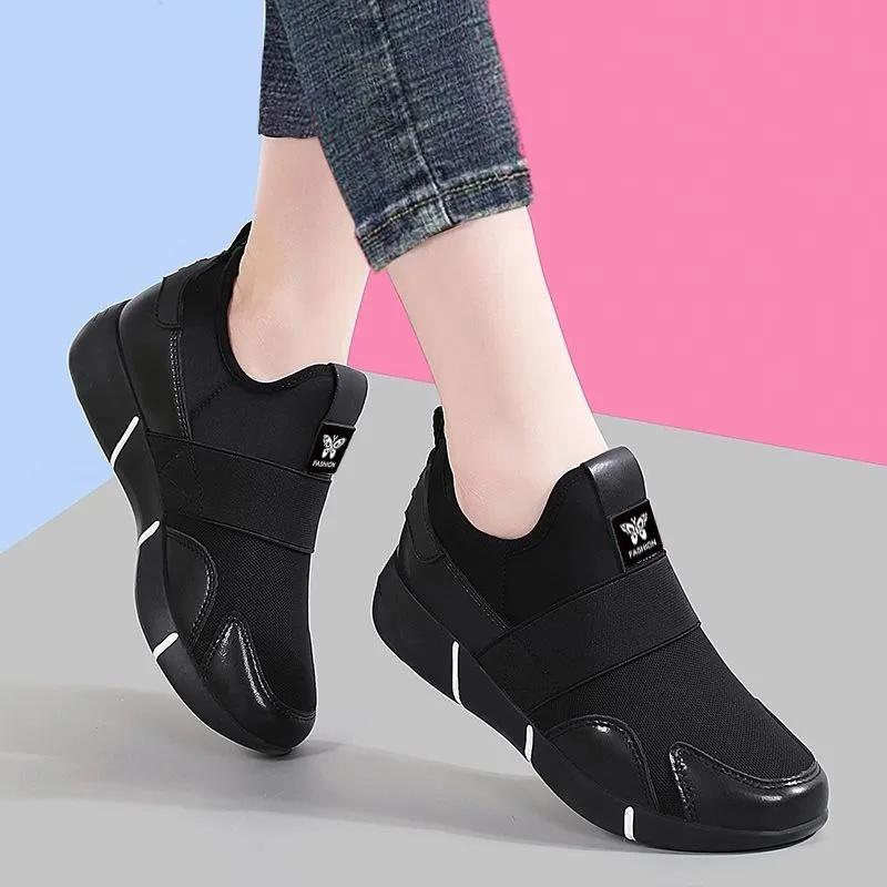 Черные женские спортивные туфли Дышащие повседневные туфли для ходьбы на один шаг Мягкая подошва Легкие туфли для мам Туфли на плоской подошве