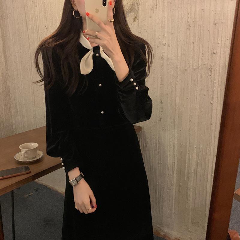 Real shot French retro Hepburn style temperament elegant velvet dress women's contrasting color bow collar slim dress