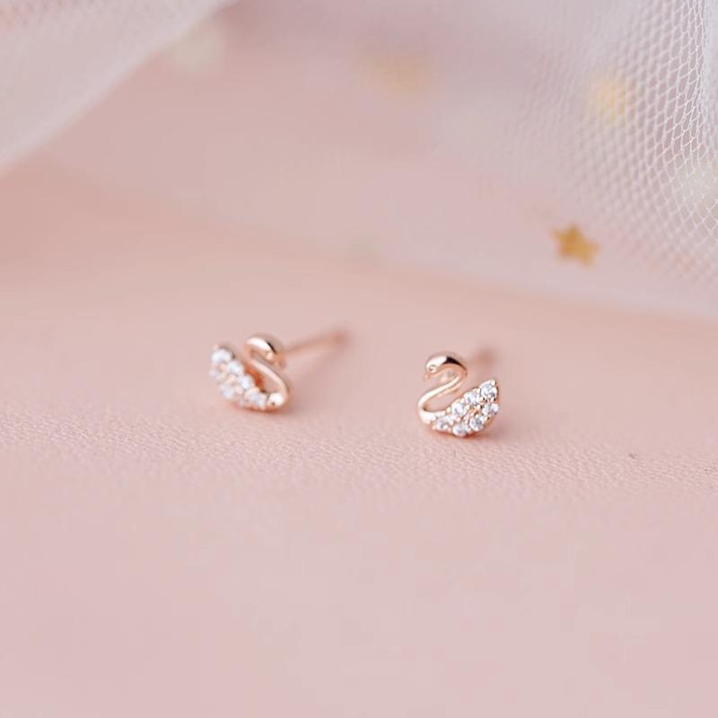 Серьги-гвоздики в форме лебедя, женские, легкие, роскошные, нишевого дизайна, серьги с бриллиантами Sense Flash, милые серьги для девочек-студенток