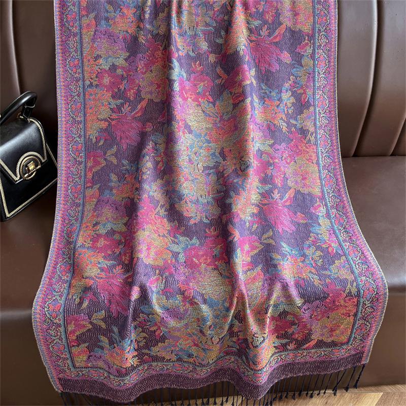 Luxury Embroidery Cashmere Winter Scarves Women Pareo Cape Warm Muslim Modal Hijabs Shawl Chunky Headscarf Ladies Elegant Poncho