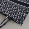[Pre-Owned] Book Tote Hand-Embroidered Monogram Large Capacity Canvas Tote Bag - Excellent #1JRC2QE