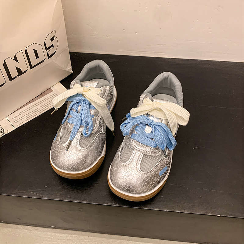 Уродливые милые сетчатые маленькие белые туфли женские моральные тренировки 2025 лето новый шикарный нишевый дизайн тонкие спортивные туфли Форрест Гамп