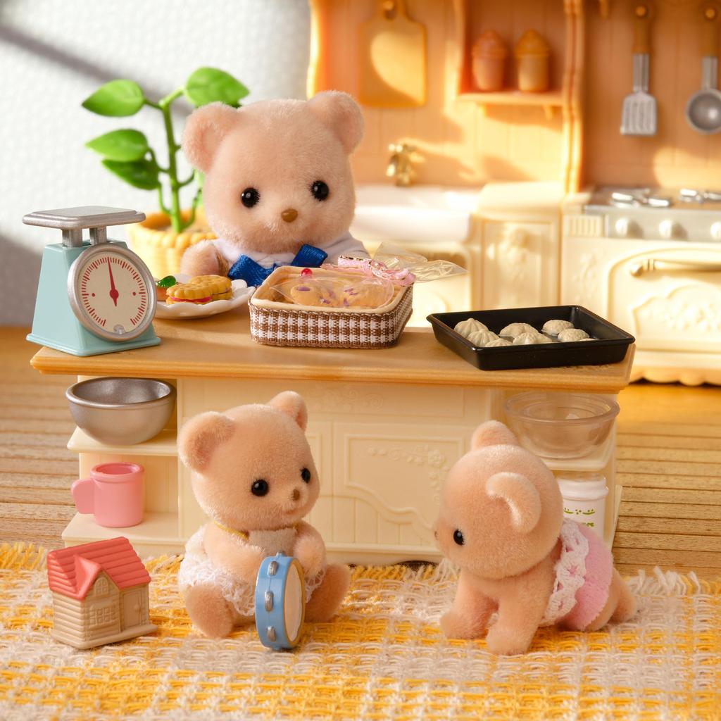 Кукла Sylvanian Families Медведь ST Mark Сертификация Возраст Игрушка Кукольный домик Sylvanian Families EPOCH [Biscuit Twins] Ku-70 3+