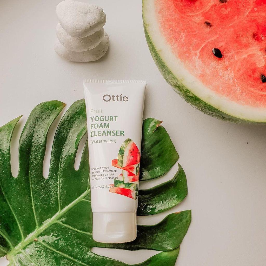Ottie Очищающая пенка с фруктовым йогуртом и арбузом