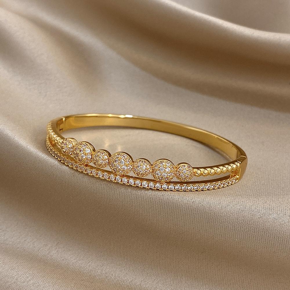 Luxury Sparkling Zircon Gold Plated Bracelet for Women Bridal Elegant Geometry Open Spring Buckle Bangle Wedding Jewelry Gift