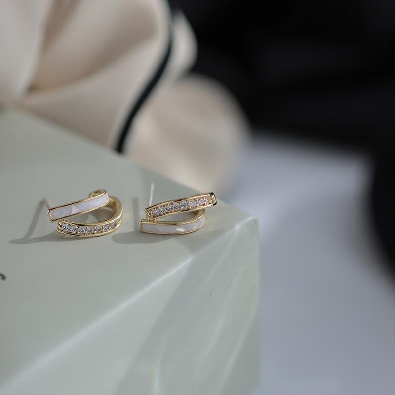 French Temperament Shell Double-layer Earrings, Japanese and Korean Simple Niche Light Luxury High-end Stud Earrings