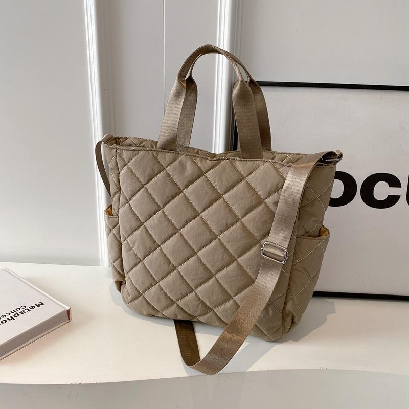 Сумка большой вместимости женская 2025 зима новая корейская версия студенческая сумка через плечо и мессенджер для занятий портативная сумка-тоут