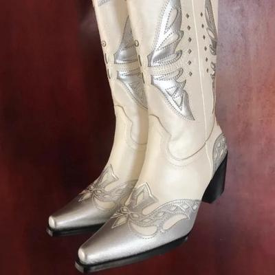 2024 Западные сапоги для женщин Ковбойские Ковбойские Сапоги до колена Высокие Длинные Мода Бабочка Блочный каблук Острый носок Обувь Осень Зима