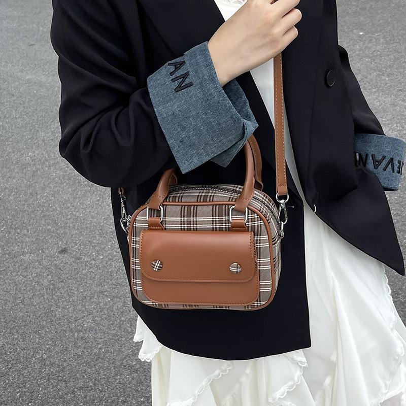 Простая маленькая квадратная сумка для ручной носки, женская летняя новая модная трендовая клетчатая сумка-мессенджер на плечо