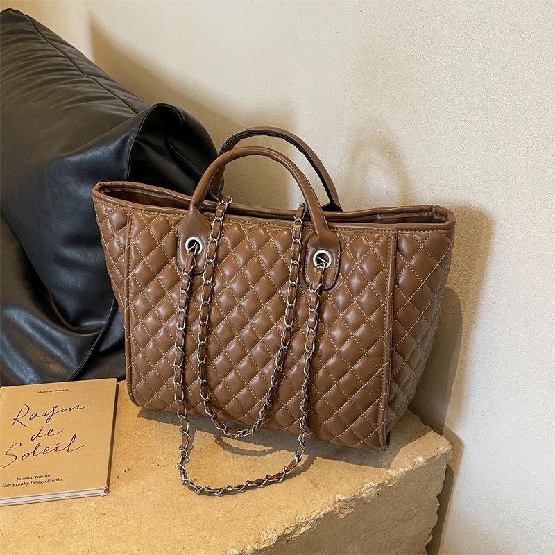 Rhombus Chain Handbag 2025 New Women's Bag Trendy Versatile Large-capacity Single Shoulder Fashionable Portable Commuter Tote Bag