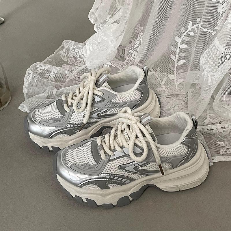 White Fried Street Showing Feet Small Platform Dad Shoes Women's 2025 New Summer Mesh Lightweight Heightening Sneakers