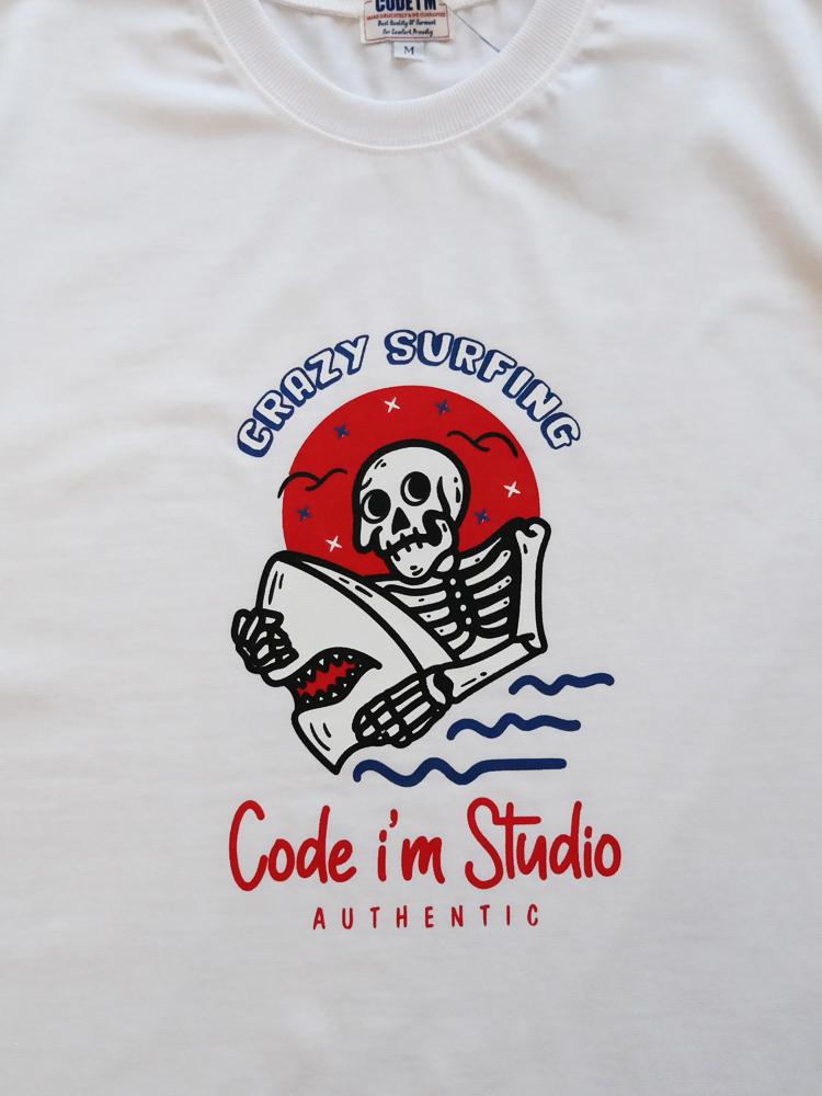 CODE I'M Crazy Surfing Художественный Принт Свободная Футболка с Коротким Рукавом Белый