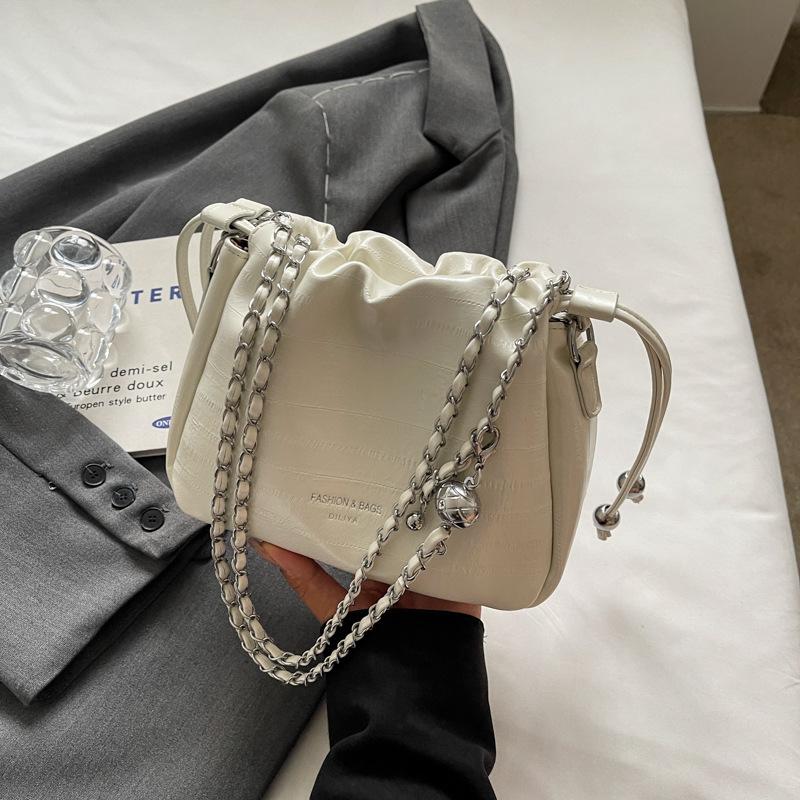 Модная женская сумка в иностранном стиле 2024 года, новая модная летняя сумка для отдыха, популярная сумка-мессенджер на одно плечо с цепочкой, сумка-ведро