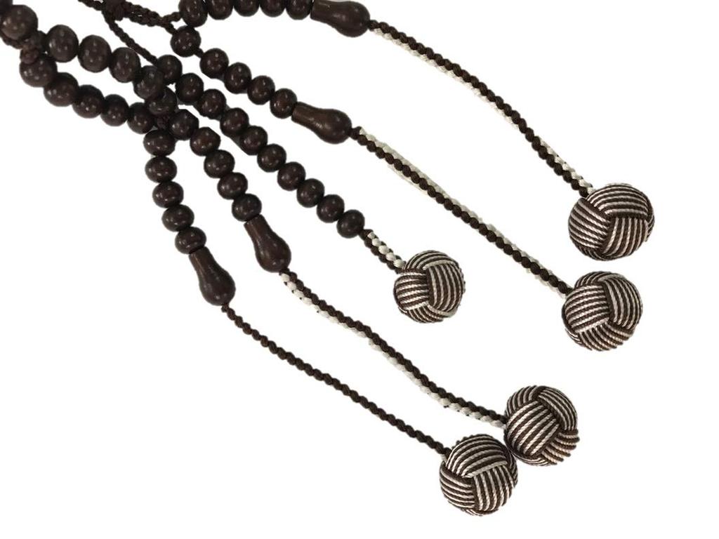 Четки Сока Гаккай (дзудзу) сделано из чайного сандала с восьмилистным клеймом (в коробке из древесины павловнии) (2 сяку 2 сун)