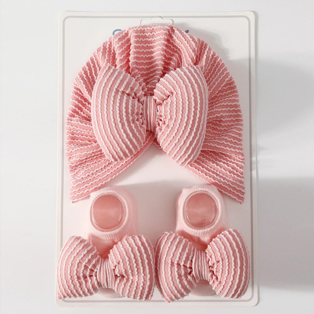 Детский полосатый комплект шапочки и носков для новорожденных, мягкий, для защиты макушки, из хлопка, шапочка, теплая шапка с подкладкой, всесезонный подарочный набор для малыша, носки с нескользящей подошвой