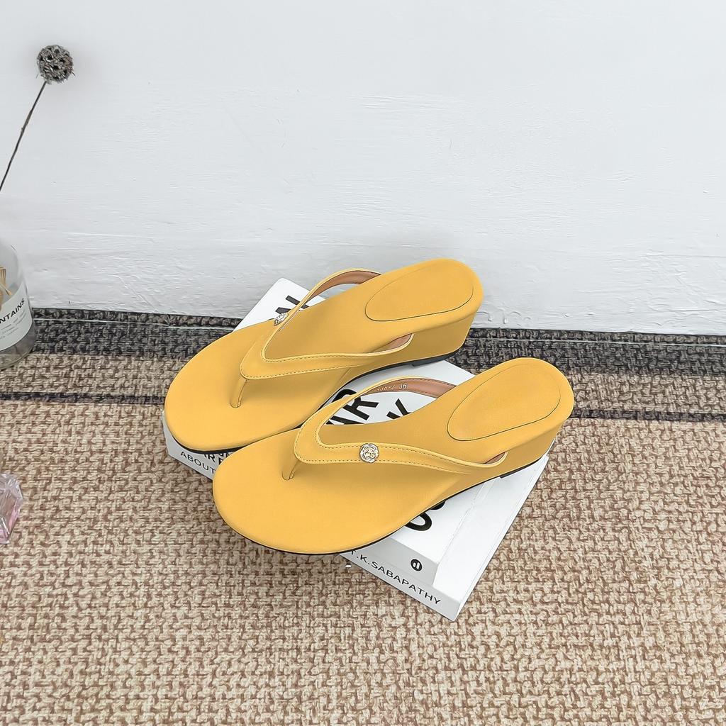 Flip-flops women's thick-soled wedge sandals women's summer versatile toe-increasing women's shoes 2025 Korean version of casual shoes