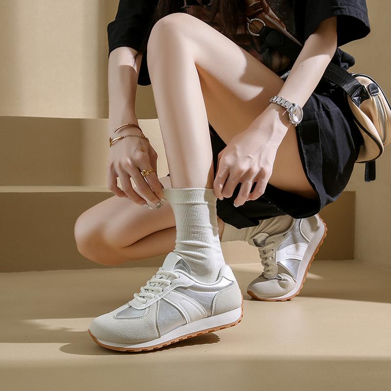Женские мягкие кожаные туфли, удобные дышащие повседневные кроссовки 2024 года, корейские новые нескользящие плоские спортивные туфли со шнуровкой, кроссовки для бега
