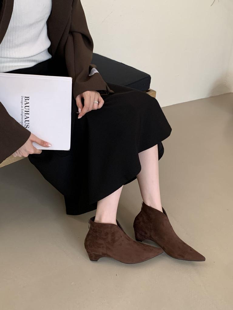 2025 Autumn and Winter New Pointed U-mouth Suede Medium Heel Short Boots Women's Sexy Commuter Short Boots Fashion Boots Women