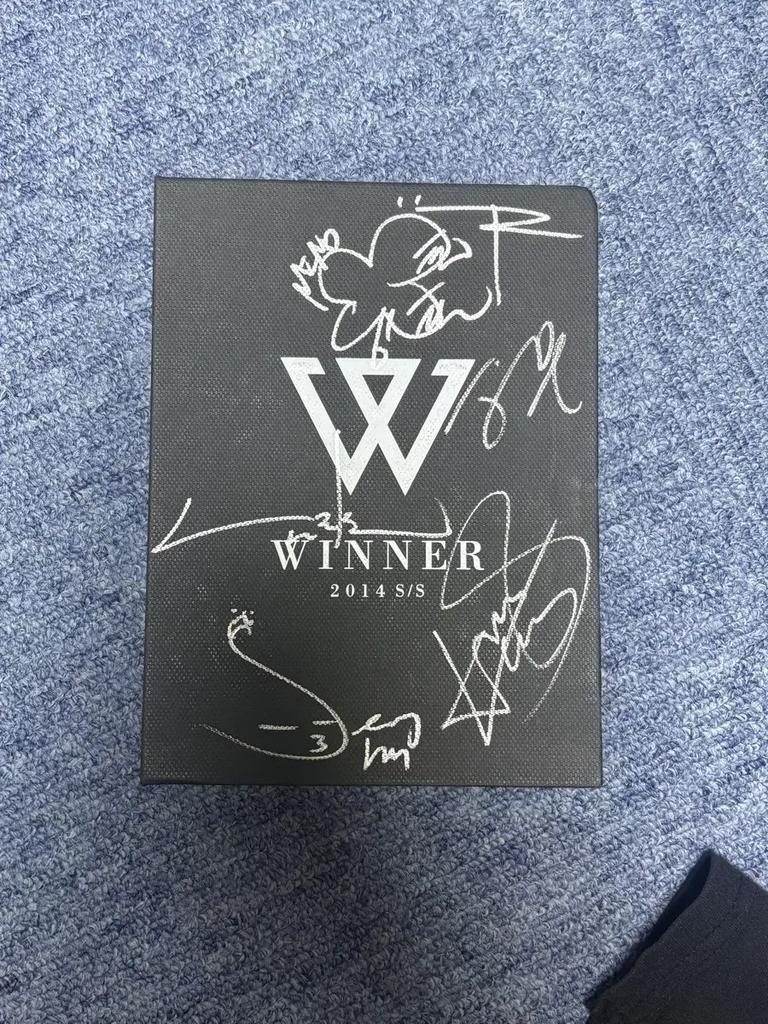 WINNER 2014 S/S Signed Album Used