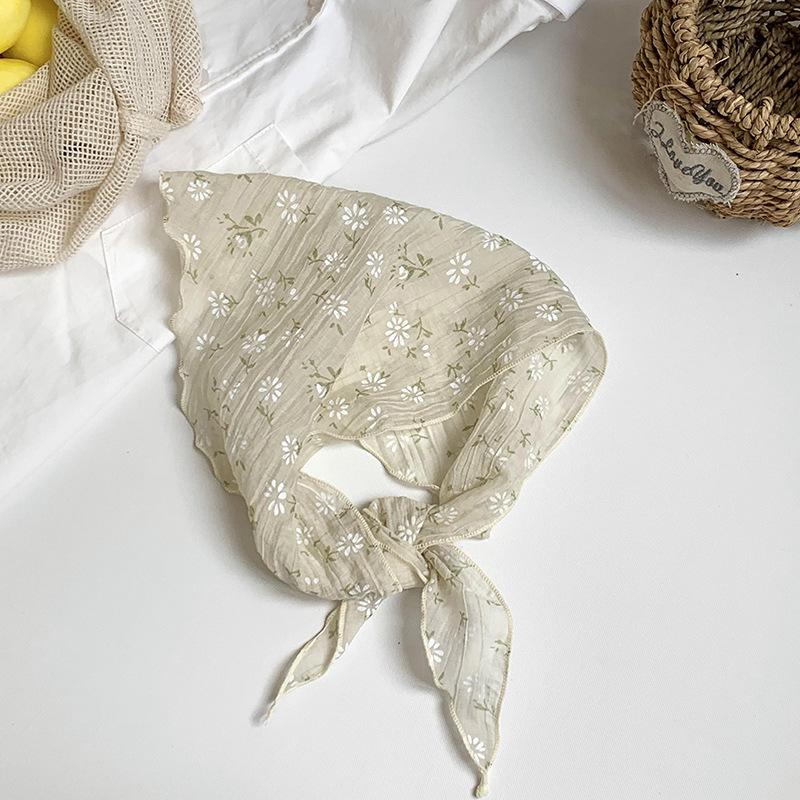 Треугольный шарф шарф женский новый цветочный платок летний женский пасторальный досуг зубчатый край шелковый шарф шарф маленький свежий аксессуар для волос