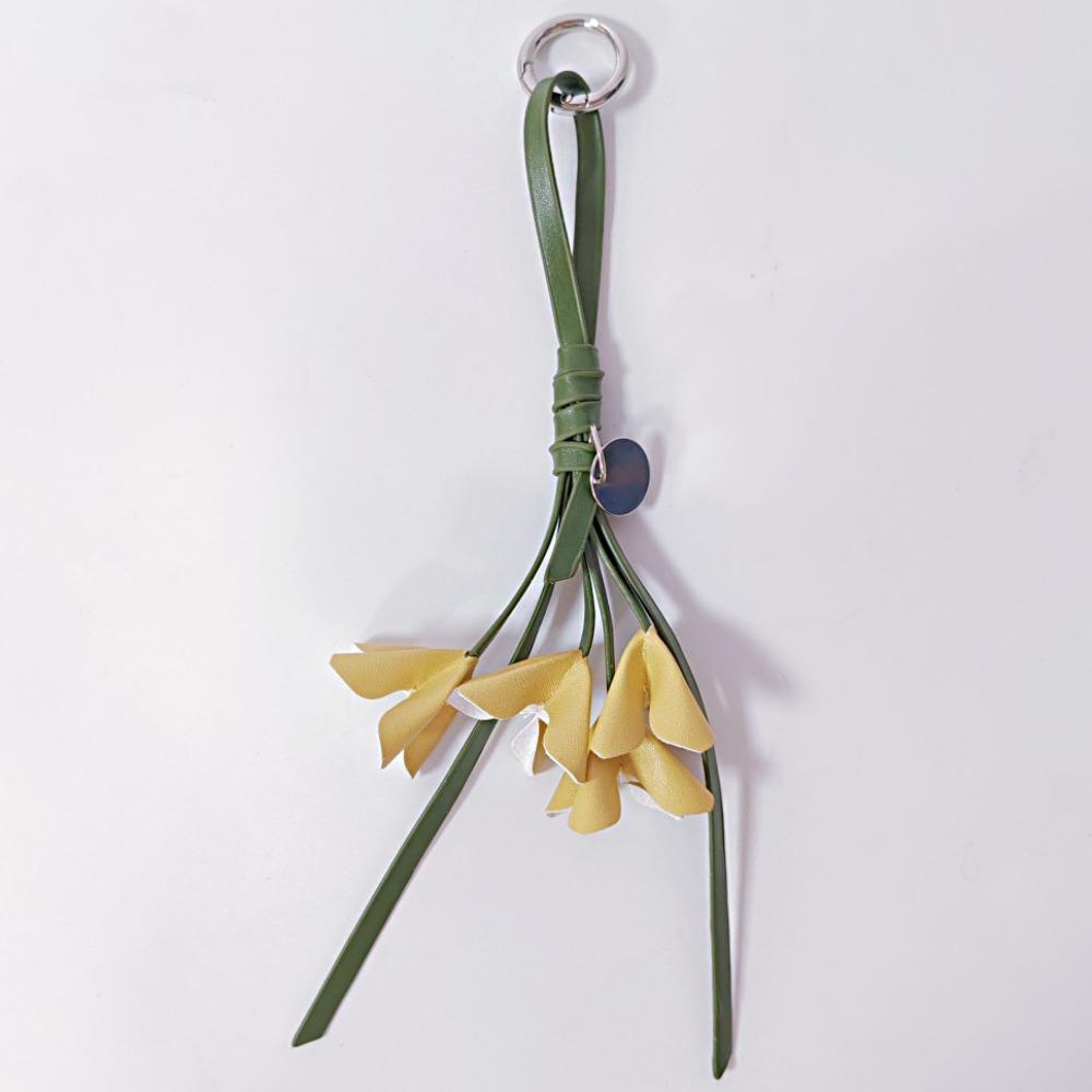 Hanger Pu Flower Keychain Lavender Bag Charm Trendy Pu Leather Flower Pendant Women