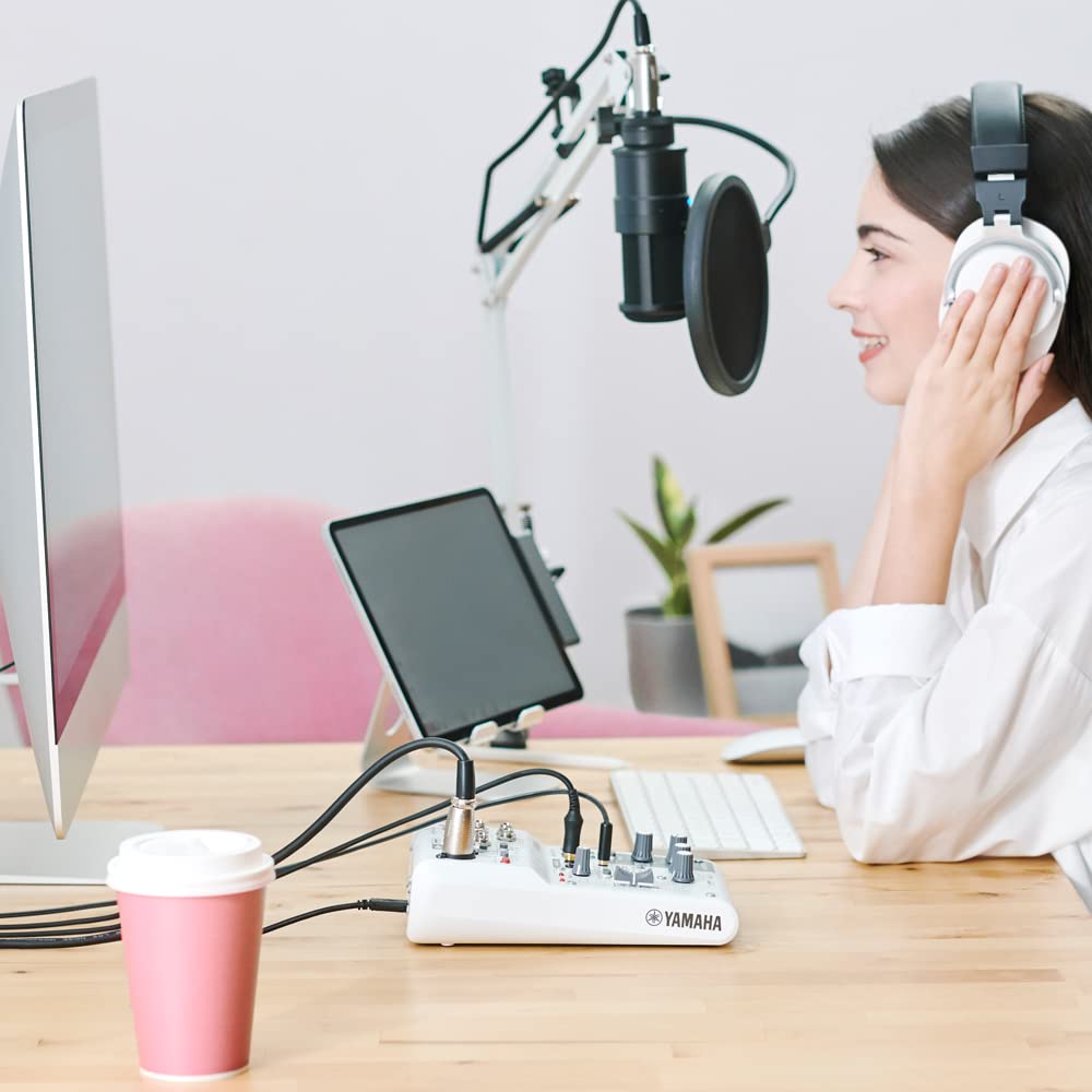 YAMAHA Микшер потокового вещания 3-канальный черный AG03MK2 B