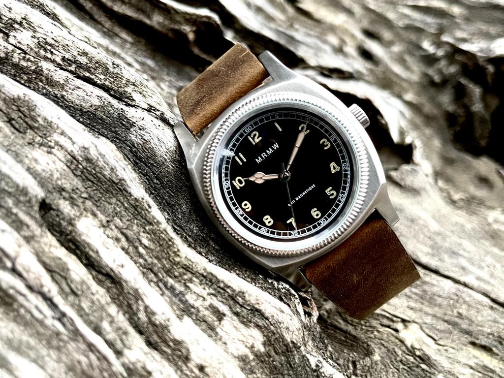 Военные часы Majetek big Turtle 3hands Majetek Big Turtle 3hands Коричневый ремешок из натуральной кожи Crazy Horse [MRMW] Мужские