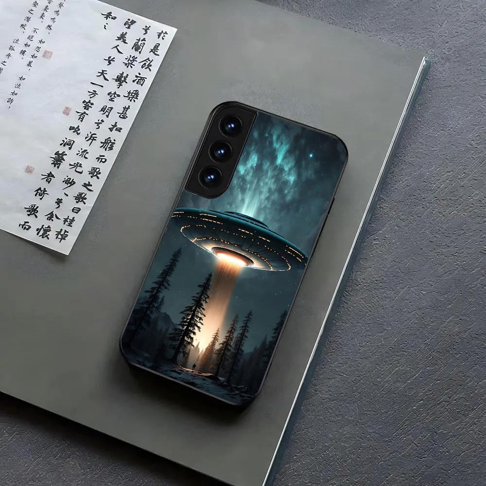 Чехол для телефона с инопланетянами и НЛО для Samsung S24, S25 22,30,Note20,Ultra,Lite,Ultra5G,Plus,FE Черный чехол