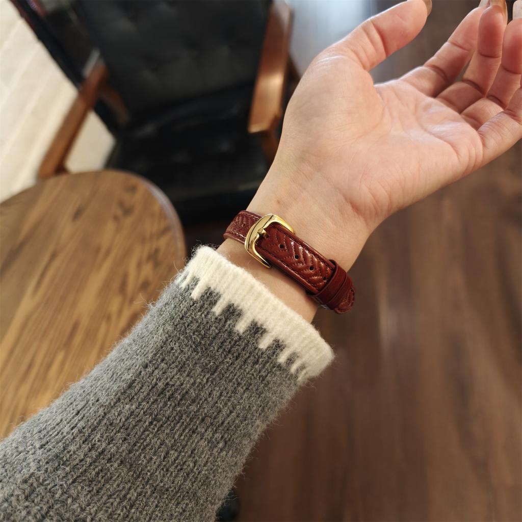 Watch Band For Apple Watch Series 10 9 8 7 SE 6 5 4 3 2 1 42mm 41mm 40mm 38mm Heart Pattern Embossed Genuine Leather Strap