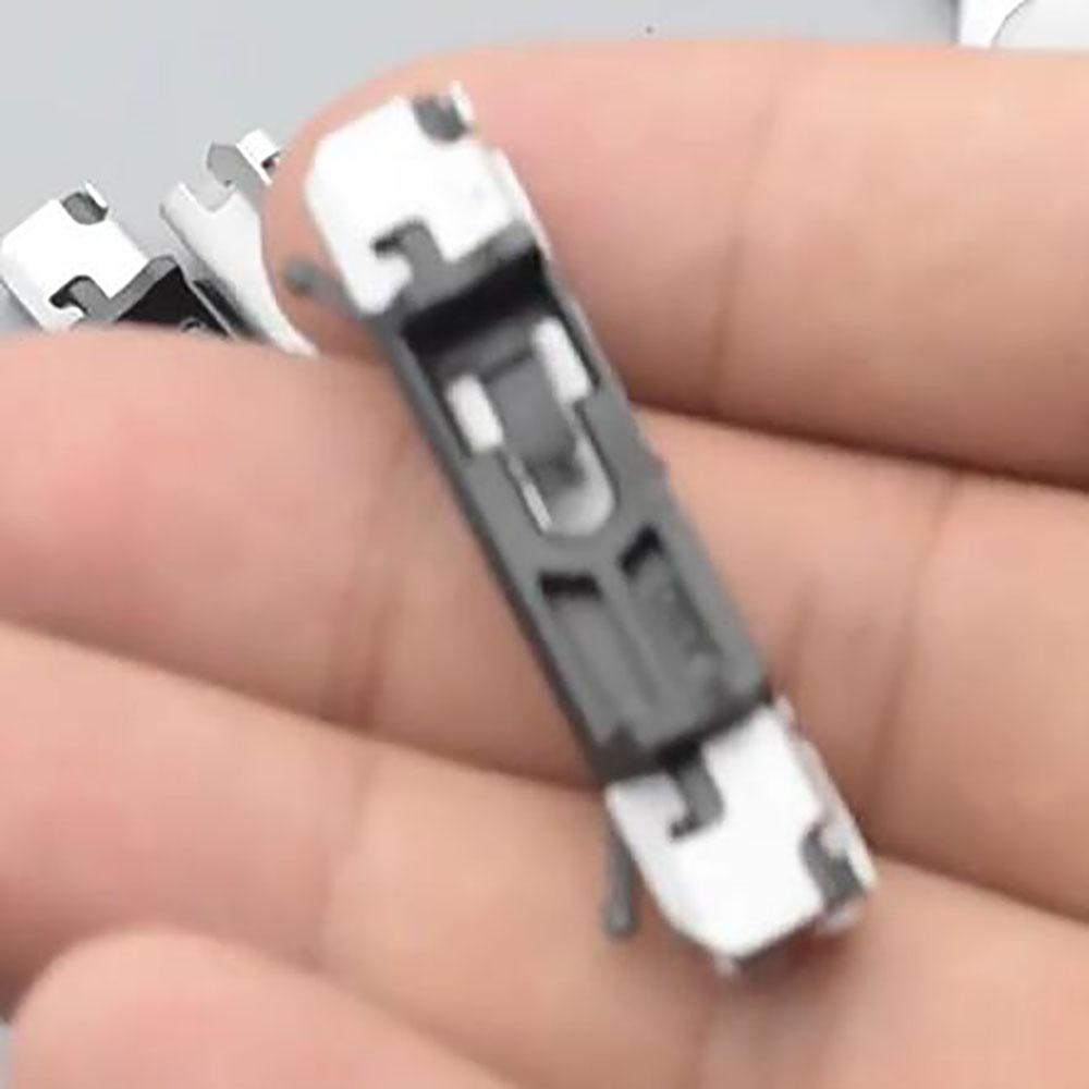 10x Front Windshield Moulding Clips For BMW 5' E60 E61 X5 E70 X6 E71 51317064098