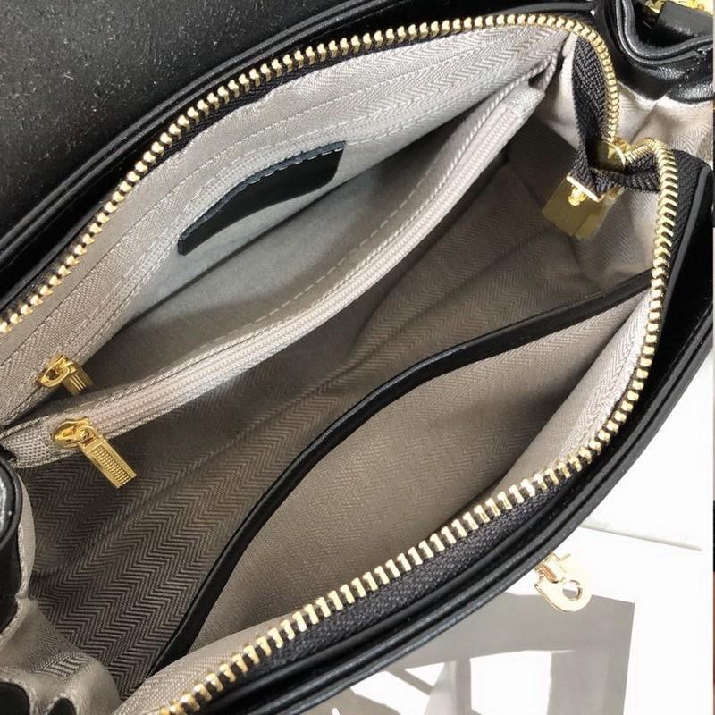 2025 Новая кожаная женская сумка-корзина Baotou Layer Cowhide для отдыха на цепочке с небольшой сумкой для мелочи