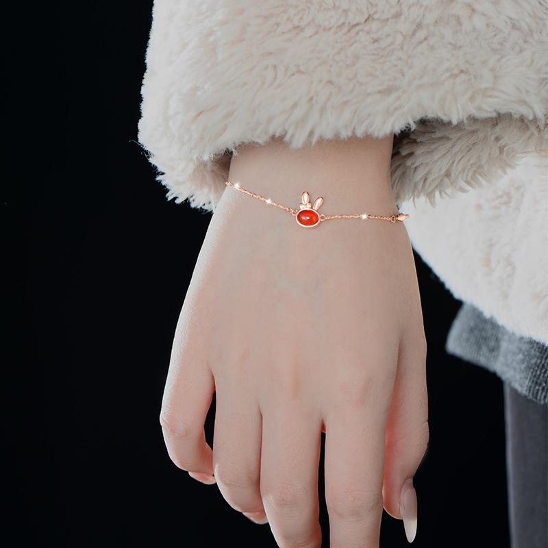 Браслет из чистого серебра с милым сердечком из кролика и красного агата S925 для девочек