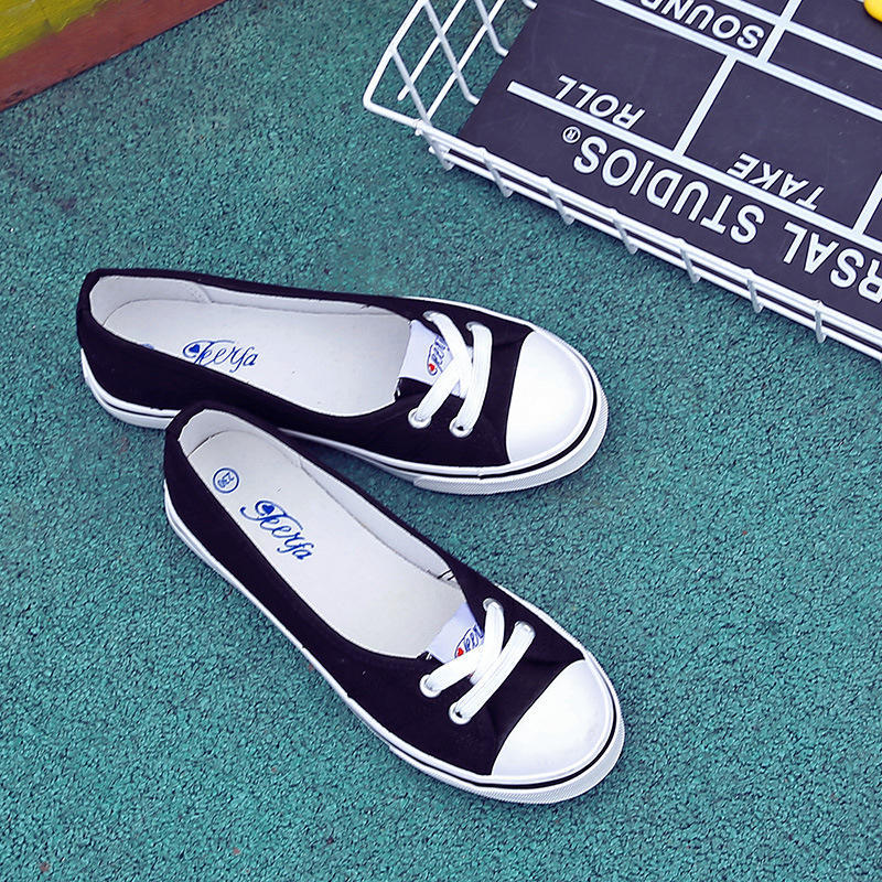 Летние парусиновые туфли с неглубоким горлышком. Женская обувь большого размера. Корейская версия повседневной обуви. Туфли для ленивых. Женские одинарные туфли с плоской подошвой и стременами.