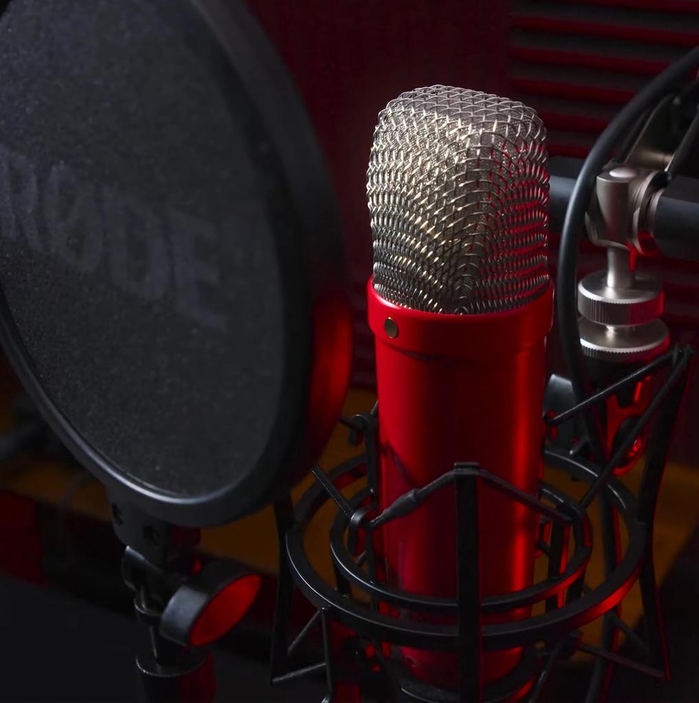 RODE Microphones NT1 Signature Series Студийный конденсаторный микрофон Красный, (NT1SIGNATURERED)