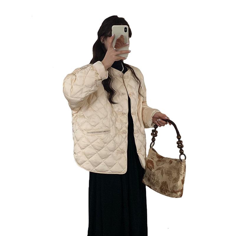 Легкая роскошная новая китайская пуховая куртка женская короткая зимняя 2024 с круглым вырезом и литературным ромбом белая утиная пуховая повседневная теплая куртка