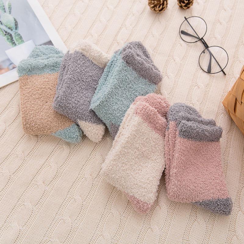 5/10 Pairs Casual Autumn Winter Fleece Lined Socks for Women Winter Coral Velvet Mid Calf Socks Thickened Warm Postpartum Floor Socks for Sleep