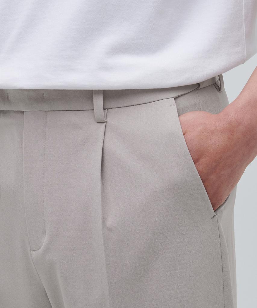 MUSINSA STANDARD Lightweight Loose Tapered Hidden Banding Crop Slacks [Light Beige]