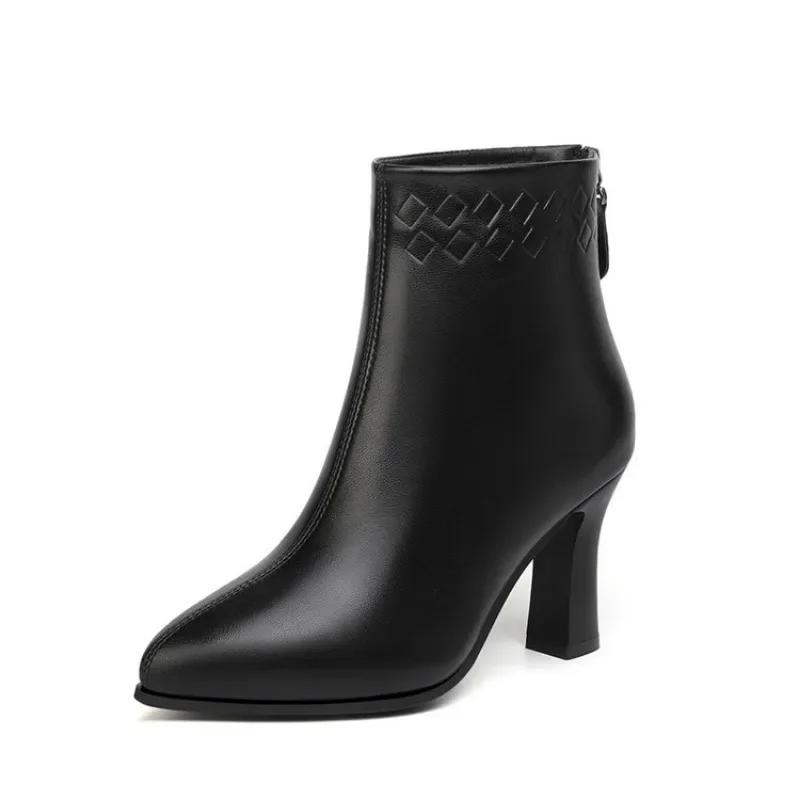 Мода 2025 Весна и Осень Зима Новые КорейскаяМода Острый Носок Задняя Молния Толстый Высокий Каблук Модные Ботинки Повседневные Большие Женские Короткие Ботинки