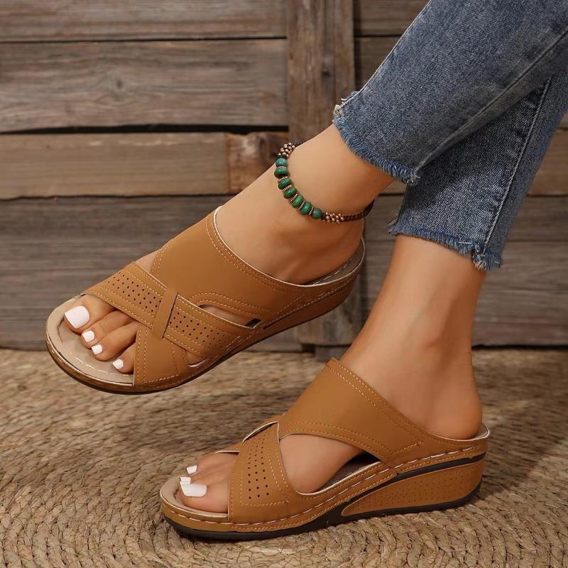 Трансграничная внешняя торговля тапочки большого размера женские летние новые европейские и американские полые женские туфли с рыбьим ртом