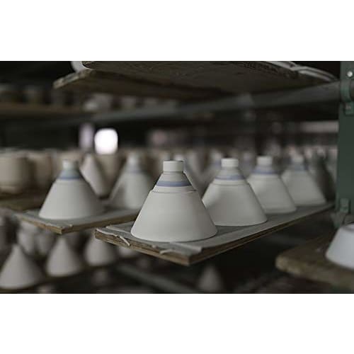 Кофеварка Глянцево-белая (Beasty Coffee, Арита, префектура Сага) Капельница с эффектной металлической отделкой