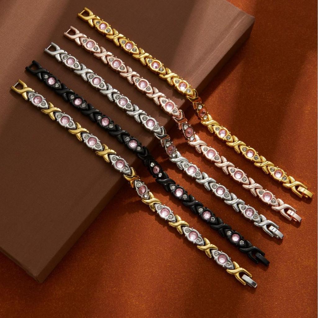 Adjustable Magnetic Rhinestone Bracelet: Trendy, Colorful, Detachable Fashion Accessory.