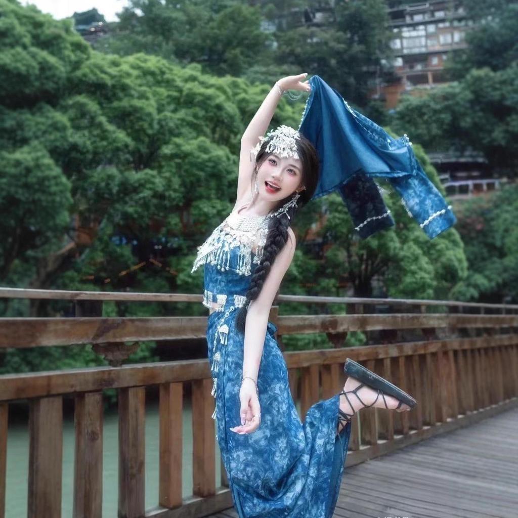 Мяоский этнический костюм для девочек - Синий батик, фотонабор