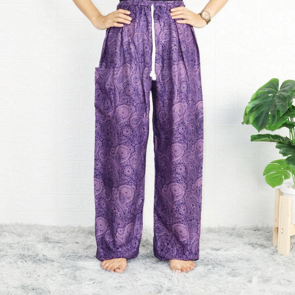 Hippie Chic, Lounge Pants, Flower Print, One Size with Drawstring, Unisex Model. Purple.