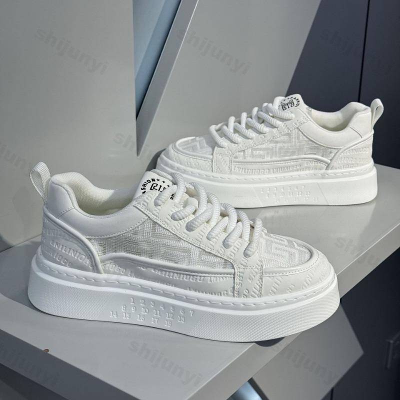 Модная мужская белая повседневная обувь 2025 Осень Новая дышащая удобная обувь на плоской подошве Модная обувь на шнуровке для улицы с увеличением высоты Вулканизированная обувь