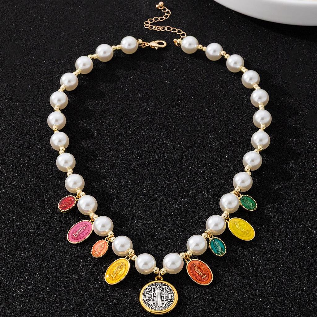Винтажное религиозное ожерелье с кулоном в виде Девы Марии с жемчугом и цветной эмалью, покрытое золотом