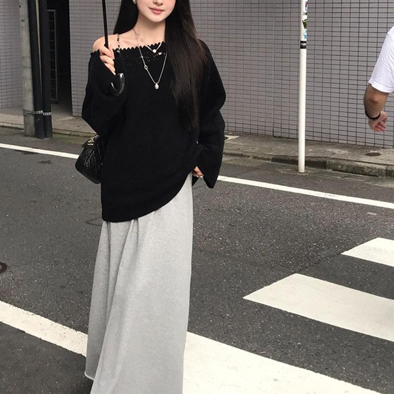 Вязаный свитер в французском стиле с кружевной отделкой и открытыми плечами, осенний, с длинными рукавами, свободного кроя.