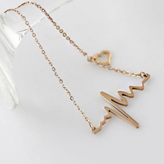 Necklace Exquisite Clasp Closure Women Alloy Heart Jump Pendant Chain for Wedding