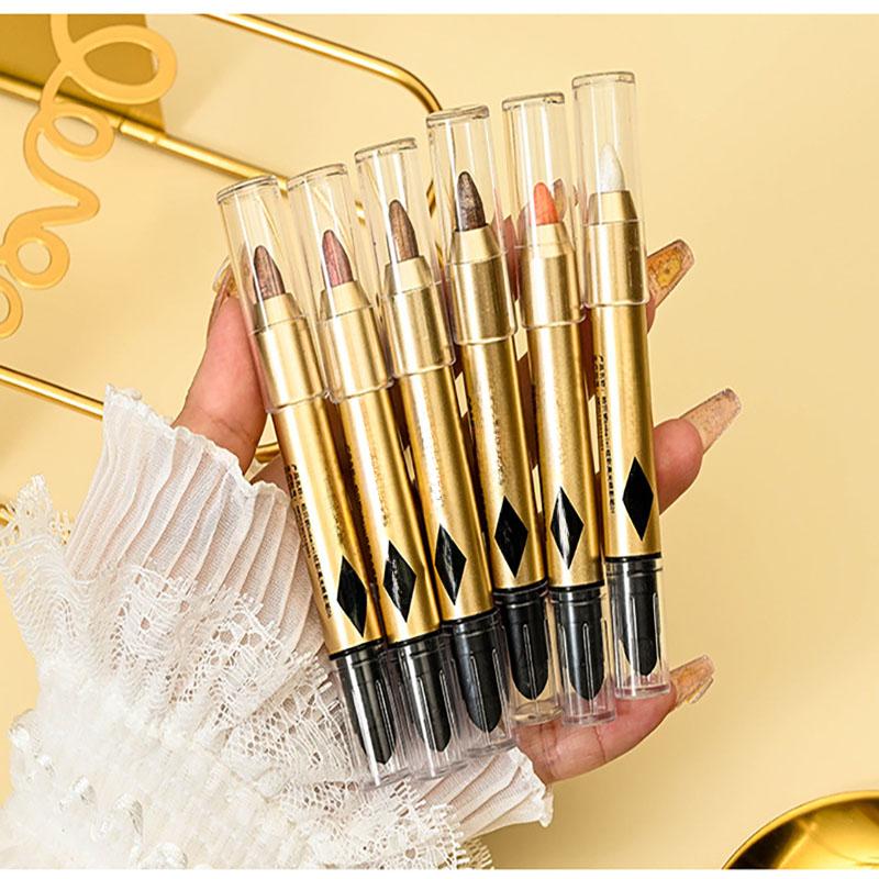 Осветите и подчеркните свои глаза с помощью двусторонней ручки для теней для выделения и контуринга.