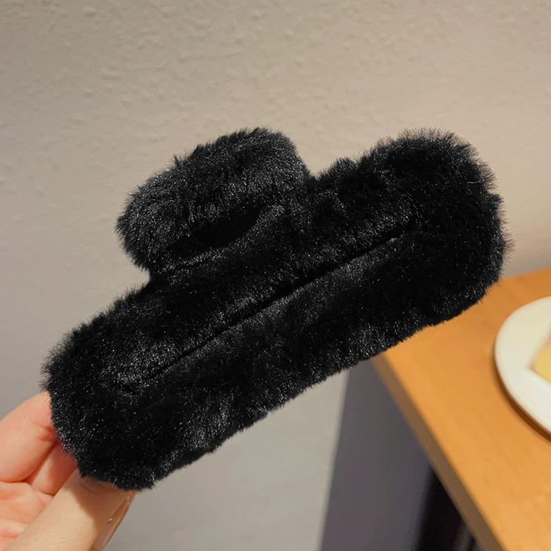 Large Plush Claw Clip for Women - Autumn/Winter 2023 Furry Hair Accessory, Square Shark Design, High-End Headwear